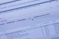 Die Testphase für die ePa wird noch ausgewertet. (Archivbild) - © Rolf Vennenbernd/dpa-Pool/dpa