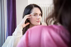 &laquo;Wie geht es dir?&raquo;: F&auml;llt diese Frage, haben wir l&auml;ngst nicht immer das Gef&uuml;hl, dass eine ehrliche Antwort erw&uuml;nscht ist. - &copy; Christin Klose/dpa-tmn