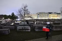 Die Tat ereignete sich am Holocaust-Mahnmal. - &copy; Sebastian Gollnow/dpa