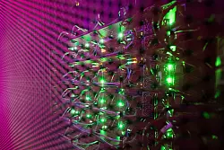 Der Datenbedarf im Digitalzeitalter steigt und steigt, daher werden Rechenzentren immer wichtiger. (Symbolbild) - &copy; Sebastian Gollnow/dpa