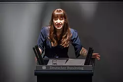 Reichinnek bleibt bei Kritik an Sozialreformen. - &copy; Michael Kappeler/dpa