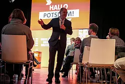 Scholz m&ouml;chte beim Gewinn eines Direktmandats im Bundestag bleiben - auch wenn er nicht mehr Kanzler ist. - &copy; Kay Nietfeld/dpa