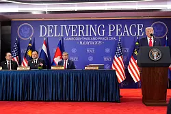 Der US-Präsident hatte politischen Druck auf die Konlfiktparteien ausgeübt. - © Mark Schiefelbein/AP/dpa