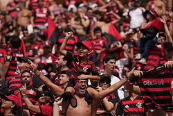Für das rein brasilianische Duell reisten mehr als 50.000 Fans nach Lima. - © Guadalupe Pardo/AP/dpa