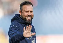 Braunschweig-Trainer und Schalke-Fan: Heiner Backhaus. - &copy; Andreas Gora/dpa