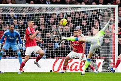 Trotz artistischer Einlage blieb Erling Haaland gegen Nottingham Forest torlos. - &copy; Joe Giddens/PA Wire/dpa
