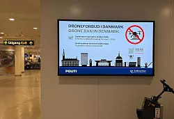 Info am Flughafen in Kopenhagen: In D&auml;nemark sind Drohnenfl&uuml;ge wegen des hochrangigen Treffens bis zum 3. Oktober verboten. - &copy; Ansgar Haase/dpa