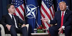 Verhandelte mit Trump (r.) &uuml;ber Gr&ouml;nland: Nato-Generalsekret&auml;r Rutte (l.). - &copy; Evan Vucci/AP/dpa