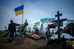 Friedhof in der Hafenstadt Odessa. Heute j&auml;hrt sich der Beginn des russischen Angriffskriegs auf die Ukraine zum zweiten Mal. - &copy; Kay Nietfeld/dpa