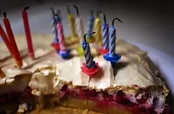 Viele Menschen sind an einem Freitag, dem 13. geboren. (Symbolbild) - © picture alliance / dpa