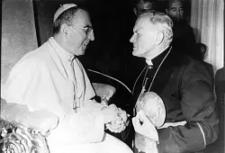 Papst Johannes Paul I. (links) starb nach nur 33 Tagen im Amt. Sein Nachfolger wurde der Pole Karol Wojtyla (Archivbild). - &copy; picture-alliance / dpa/dpaweb
