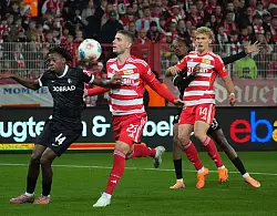 Unions Andrej Ilic wurde ein Tor aberkannt. - © Soeren Stache/dpa