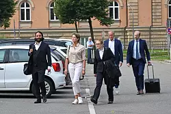 Auf dem Weg in das Strafjustizgeb&auml;ude in Hamburg. - &copy; David Hammersen/dpa