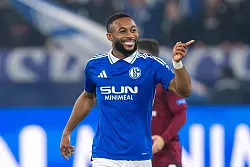 Der 25-jährige Sylla traf doppelt für die Königsblauen. - © David Inderlied/dpa