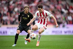 Jakub Kaminski (r) hatte in der ersten Halbzeit die beste Chance f&uuml;r K&ouml;ln. - &copy; Marius Becker/dpa