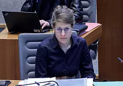 Mit Spannung wird erwartet, ob die neue Familienministerin Verena Sch&auml;ffer (Gr&uuml;ne) in der Landtagsdebatte &uuml;ber das neue Kinderbildungsgesetz den richtigen Ton trifft, um Kritiker zu bes&auml;nftigen. - &copy; Oliver Berg/dpa