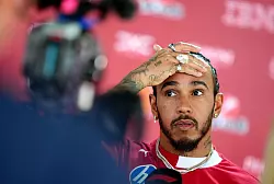 Lewis Hamilton würde sich wünschen, sein Ex-Chef hätte Recht. - © Bradley Collyer/PA Wire/dpa
