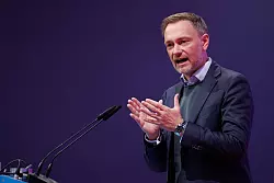 H&auml;lt nichts von einer R&uuml;ckkehr zur Wehrpflicht: FDP-Chef Christian Lindner. - &copy; Friso Gentsch/dpa