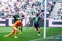 Nmecha traf zum 1:0 für die Gäste. - © David Inderlied/dpa