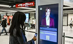 Künstliche Intelligenz ist bereits Teil von Arbeitsabläufen in verschiedenen Branchen. (Symbolbild) - © Jens Kalaene/dpa