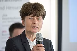 Britta Bannenberg ist Professorin für Kriminologie an der Justus-Liebig-Universität Gießen. Sie forscht seit vielen Jahren zu Amoktaten. - © Sebastian Christoph Gollnow/dpa