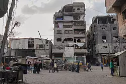 Pal&auml;stinenser in den Stra&szlig;en von Chan Junis. - &copy; Jehad Alshrafi/AP/dpa