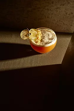 Apple-Crumble-Pie: Mit Apfelchip und Zimt ganz im Bratapfelstyle. - &copy; Vivi D&acute;Angelo/S&uuml;dwest Verlag/dpa-tmn