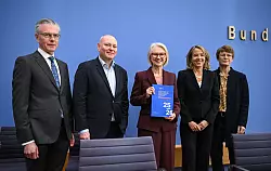 Die Wirtschaftsweisen sind nicht einer Meinung. - &copy; Britta Pedersen/dpa