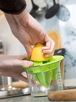 Was tut meinem K&ouml;rper gut? Wer Biohacking betreibt, geht genau dieser Frage nach. - &copy; Christin Klose/dpa-tmn