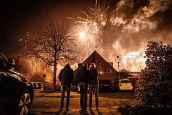 Zum letzten Mal durften die Menschen in den Niederlanden in der Silvesternacht B&ouml;ller und Raketen z&uuml;nden. - &copy; Jeffrey Groeneweg/ANP/dpa