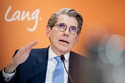 DAK-Chef Storm ist gegen vorschnelle Schlussfolgerungen aus den vielen Fehlzeiten (Foto: Archiv). - © Christoph Soeder/dpa