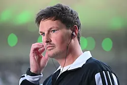 HSV-Trainer Merlin Polzin erlebt sein erstes Derby als Chefcoach. (Archiv) - © Fabian Strauch/dpa