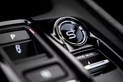 Press the Button: Mit dem S+-Shift-Getriebe zaubert Honda virtuelle Schaltsufen und sorgt für Sportwagenflair. - © Honda/dpa-tmn