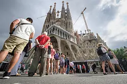 Barcelona lockt bald auch mit dem h&ouml;chsten Kirchturm der Welt. (Archivbild) - &copy; Matthias Balk/dpa/dpa-tmn