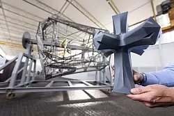 Das Kreuz soll zehn Meter hoch werden. (Archivbild) - &copy; Marijan Murat/dpa