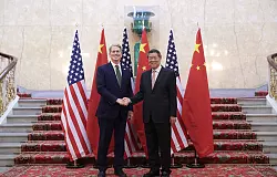 US-Finanzminister Bessent und sein chinesischer Amtskollege He sprachen diesmal über Handelsbeschränkungen. - © Li Ying/XinHua/dpa