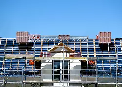 Eigenheim im Neubau: Die Durchschnittsgr&ouml;&szlig;e von Wohnungen ist &uuml;ber die Jahre gestiegen (Archivbild) - &copy; Sven Hoppe/dpa