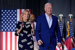 Jill Biden am Freitag: &laquo;Es gibt niemanden, den ich im Moment lieber im Oval Office sitzen h&auml;tte als meinen Mann.&raquo; (Archivbild) - &copy; Evan Vucci/AP/dpa