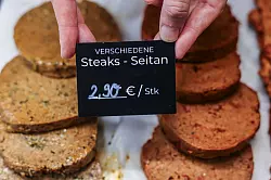 Auch aus Seitan d&uuml;rften k&uuml;nftig keine Steaks mehr gemacht werden. (Symbolbild) - &copy; Oliver Berg/dpa