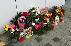 Nach der Tötung einer Mutter und ihrer Töchter in Berlin-Marzahn steht der Partner und Vater in Berlin vor Gericht. (Archivbild) - © Marco Porzig/dpa