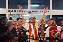 Leroy Sané freut sich auf seine Zeit bei Galatasaray Istanbul - © Murat Akbas/dpa