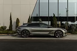 Klassischer Shooting Brake aus Fernost: Der &uuml;ber 5,20 Meter lange Denza Z9 GT m&ouml;chte um Oberklasse-Kunden buhlen. - &copy; BYD/dpa-tmn