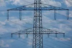 Die Stromkosten in Deutschland sind laut DIHK doppelt hoch wie in Frankreich (Archivbild) - &copy; Jens B&uuml;ttner/dpa