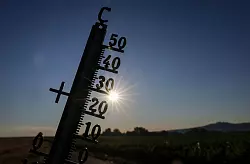 Die Temperaturen stiegen vielerorts auf über 30 Grad. (Archivbild) - © Thomas Warnack/dpa