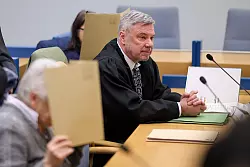 Am ersten Verhandlungstag wurde fr&uuml;hzeitig unterbrochen - &copy; Bernd Thissen/dpa