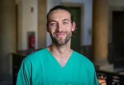 Der Arzt Jasper Iske will mit seinen Videos im Netz gegen L&uuml;gen angehen. - &copy; Soeren Stache/dpa