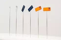 Bei den neuen iPhone 17 Pro-Modellen gibt es jetzt keine schwarze Variante mehr. - © Andrej Sokolow/dpa-tmn/dpa