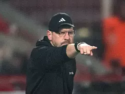 Berlins Trainer Steffen Baumgart kann endlich wieder über ein Stürmer-Tor jubeln. - © Soeren Stache/dpa