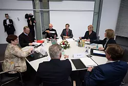 Der jüngste Tarifabschluss war erst nach zähen Verhandlungen gelungen. - © Christophe Gateau/dpa