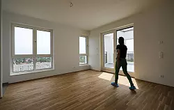 Einziehen f&uuml;r immer? Wer in einer Genossenschaftswohnung lebt, muss zumindest das Schreckgespenst &laquo;Eigenbedarfsk&uuml;ndigung&raquo; nicht f&uuml;rchten. - &copy; Jan Woitas/dpa/dpa-tmn